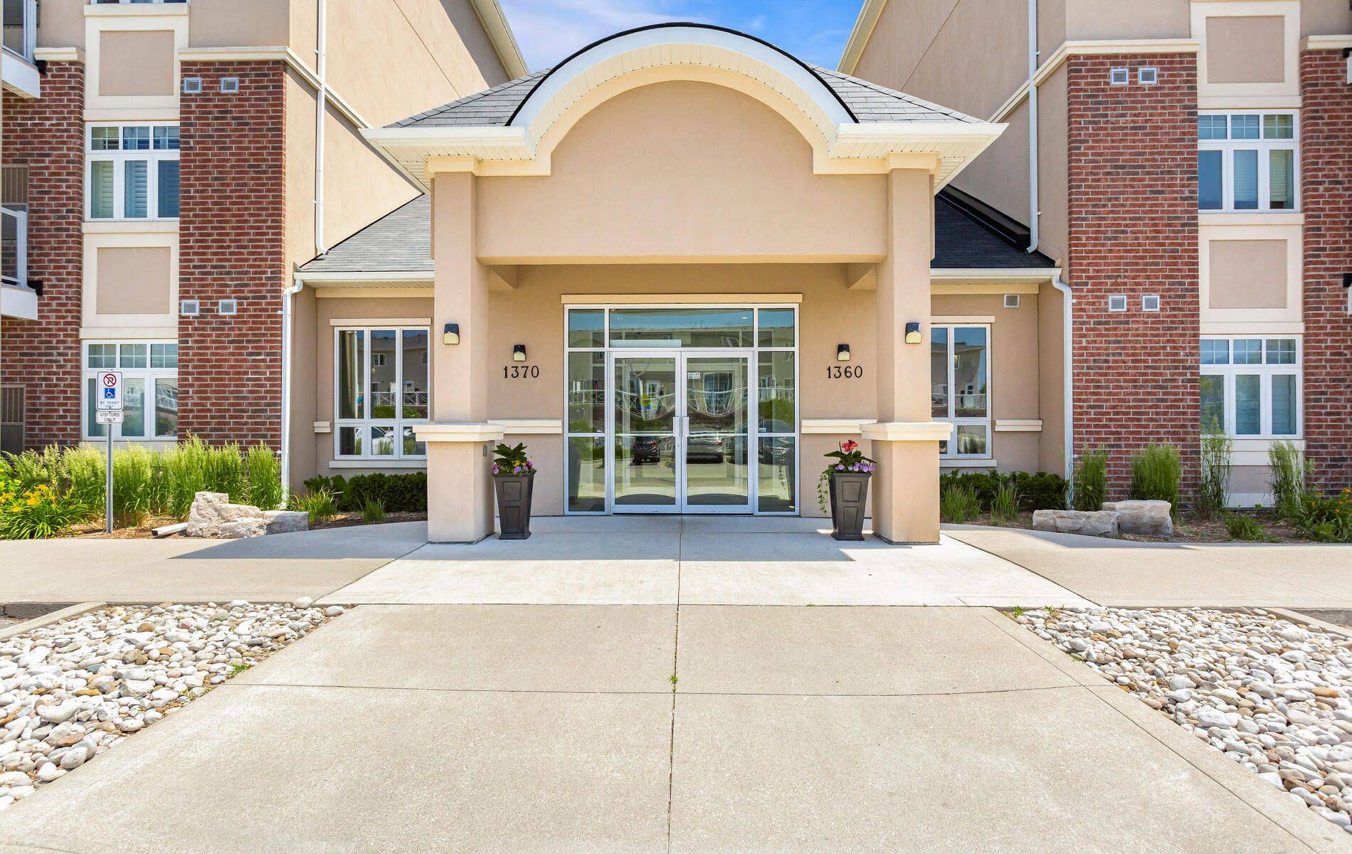 Milton, ON L9T 8X7,1370 Costigan RD #403