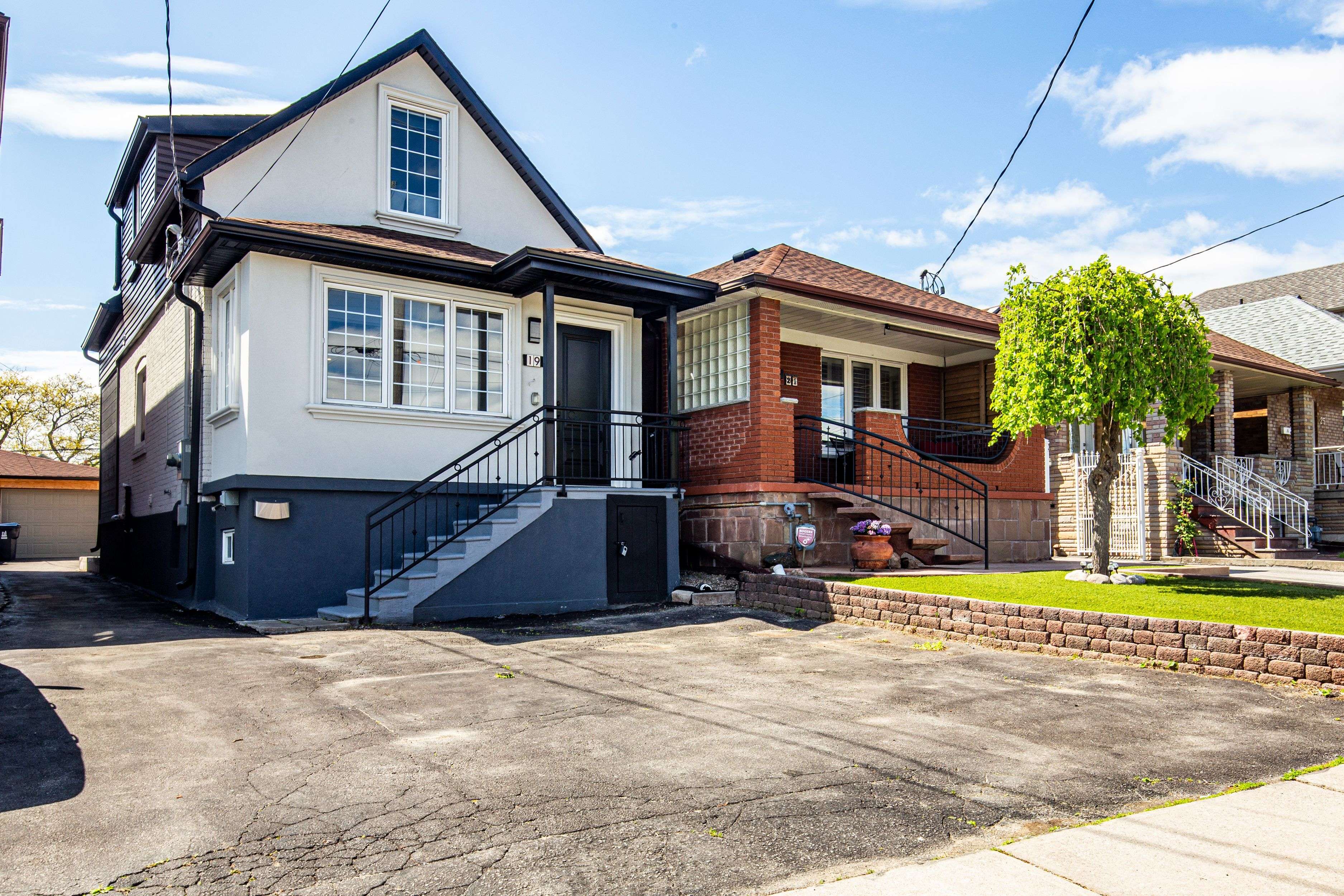 Toronto W04, ON M6E 2S7,19 Schell AVE