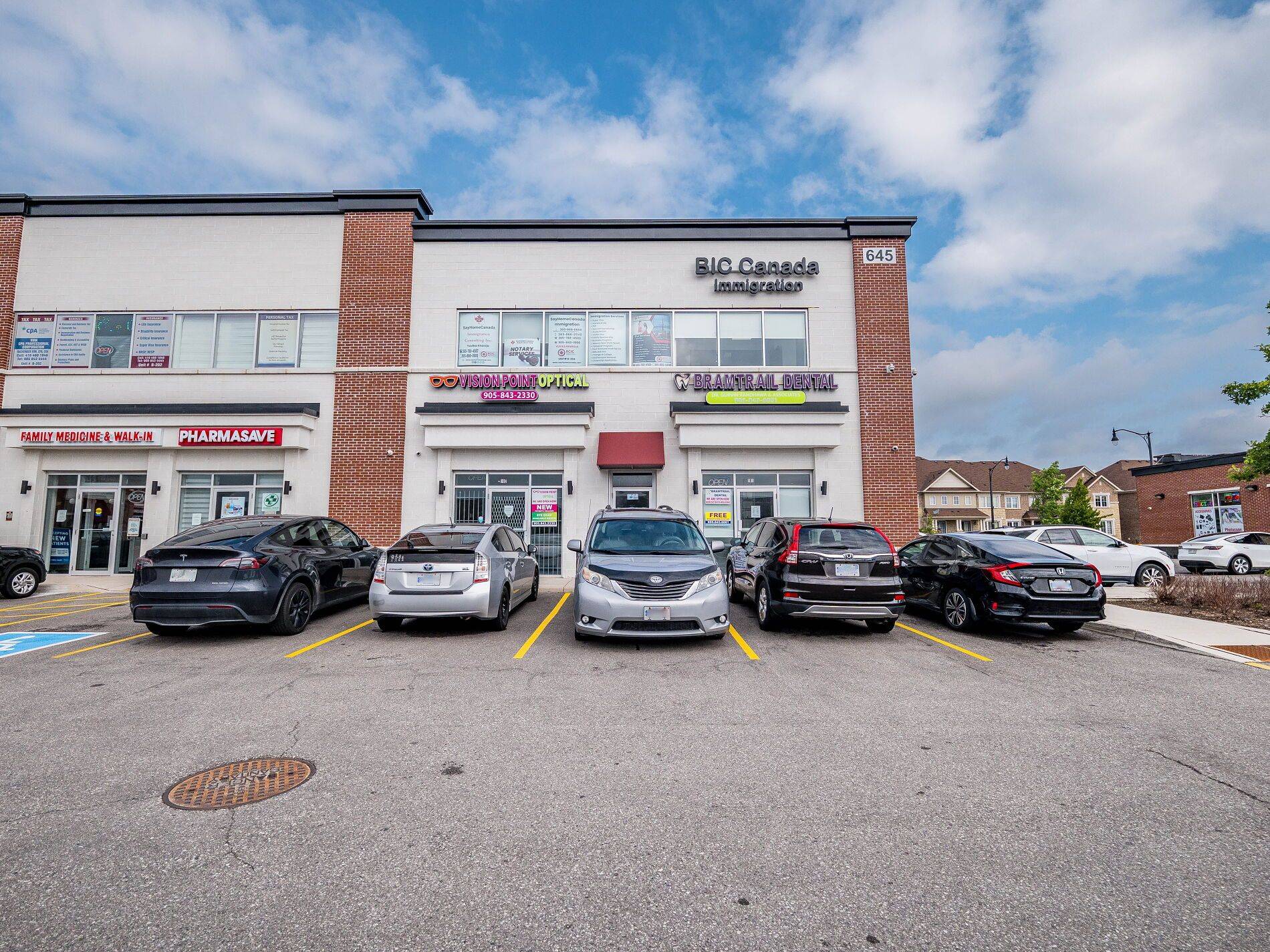 Brampton, ON L7A 5H2,645 Remembrance RD #6