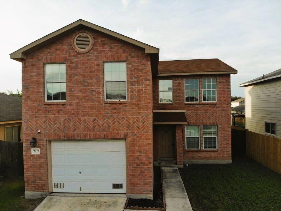 San Antonio, TX 78245,9739 Crescent Moon