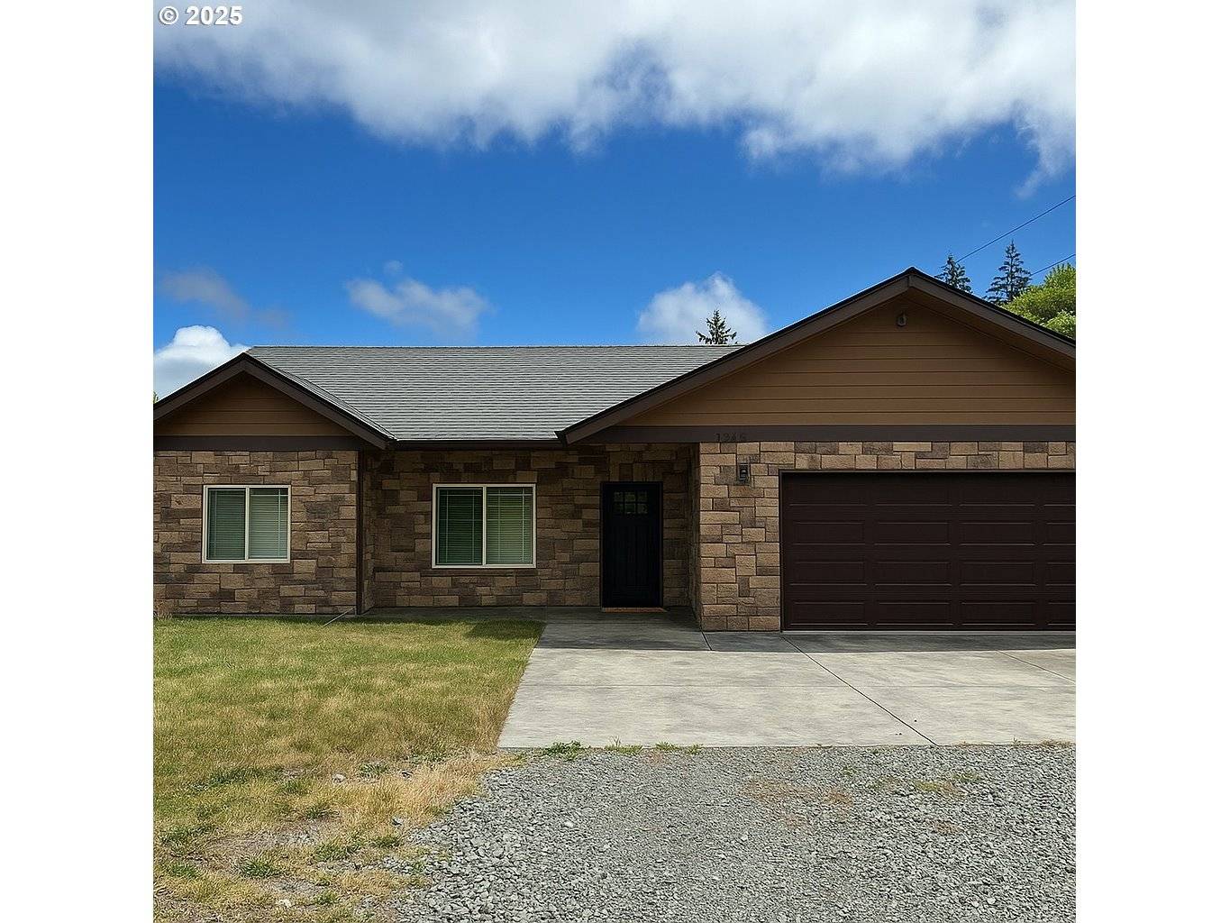 Coos Bay, OR 97420,1118 S 11TH ST