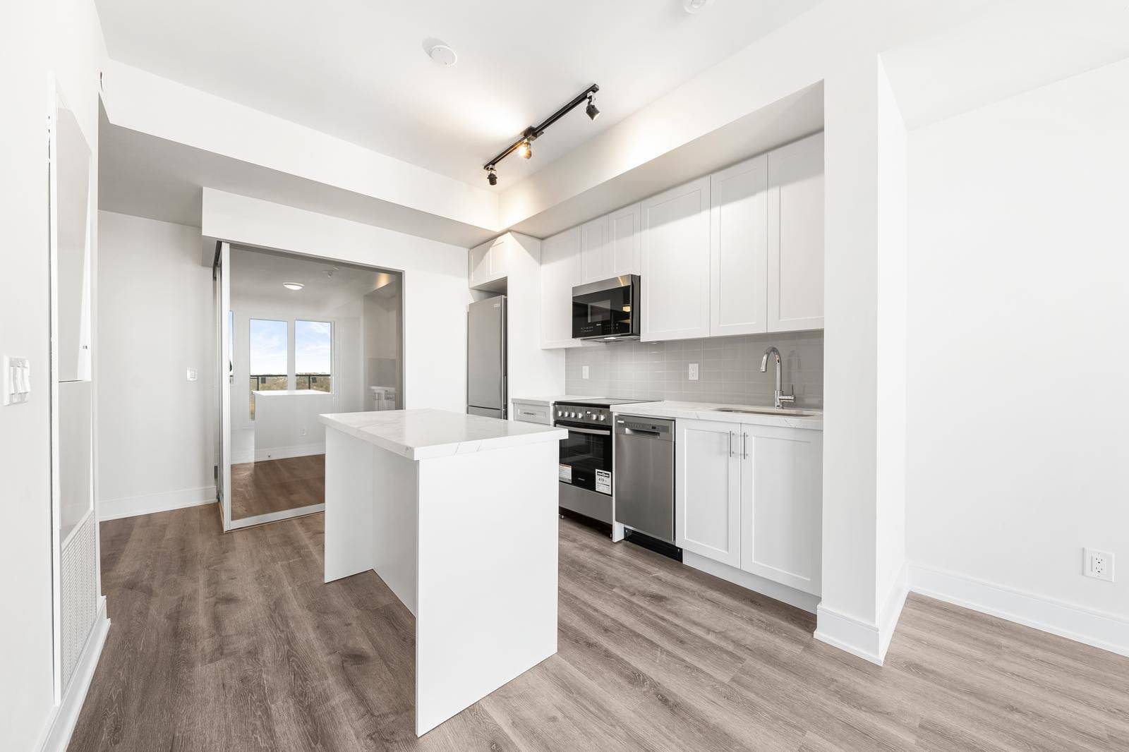 Toronto C07, ON M2N 5P6,15 Ellerslie AVE #3001