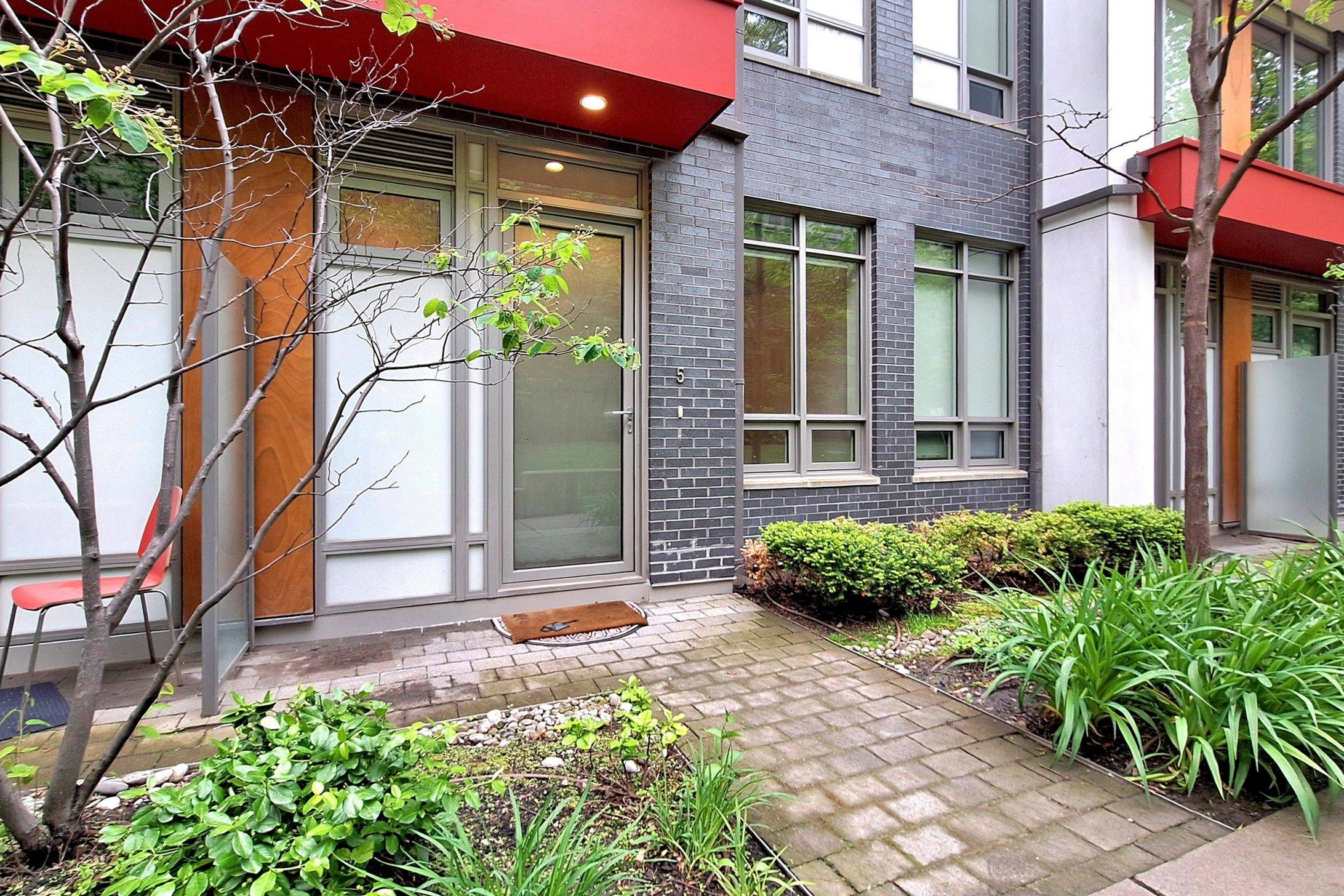 Toronto C14, ON M2N 6Y2,88 Sheppard AVE E #TH 5