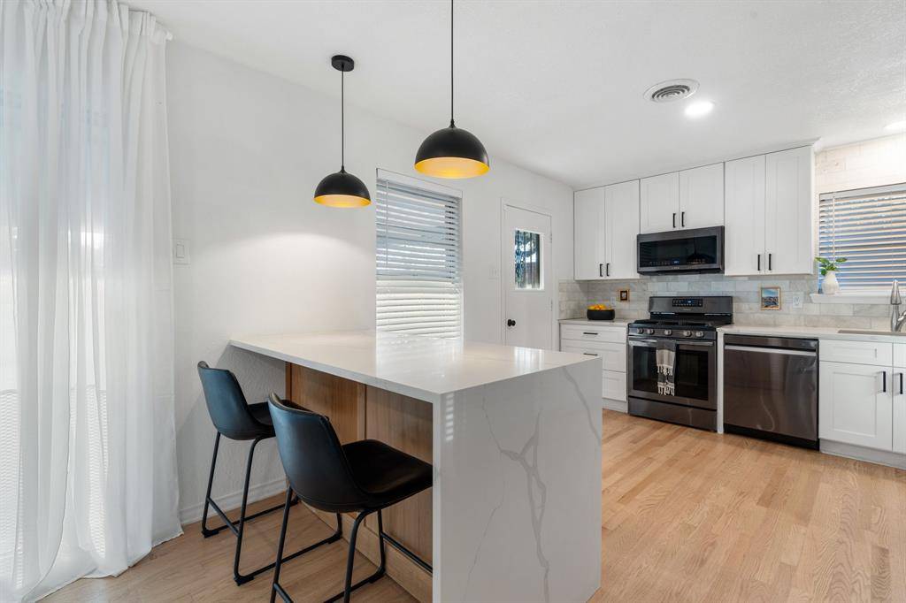 Dallas, TX 75228,9209 Lindaro Lane