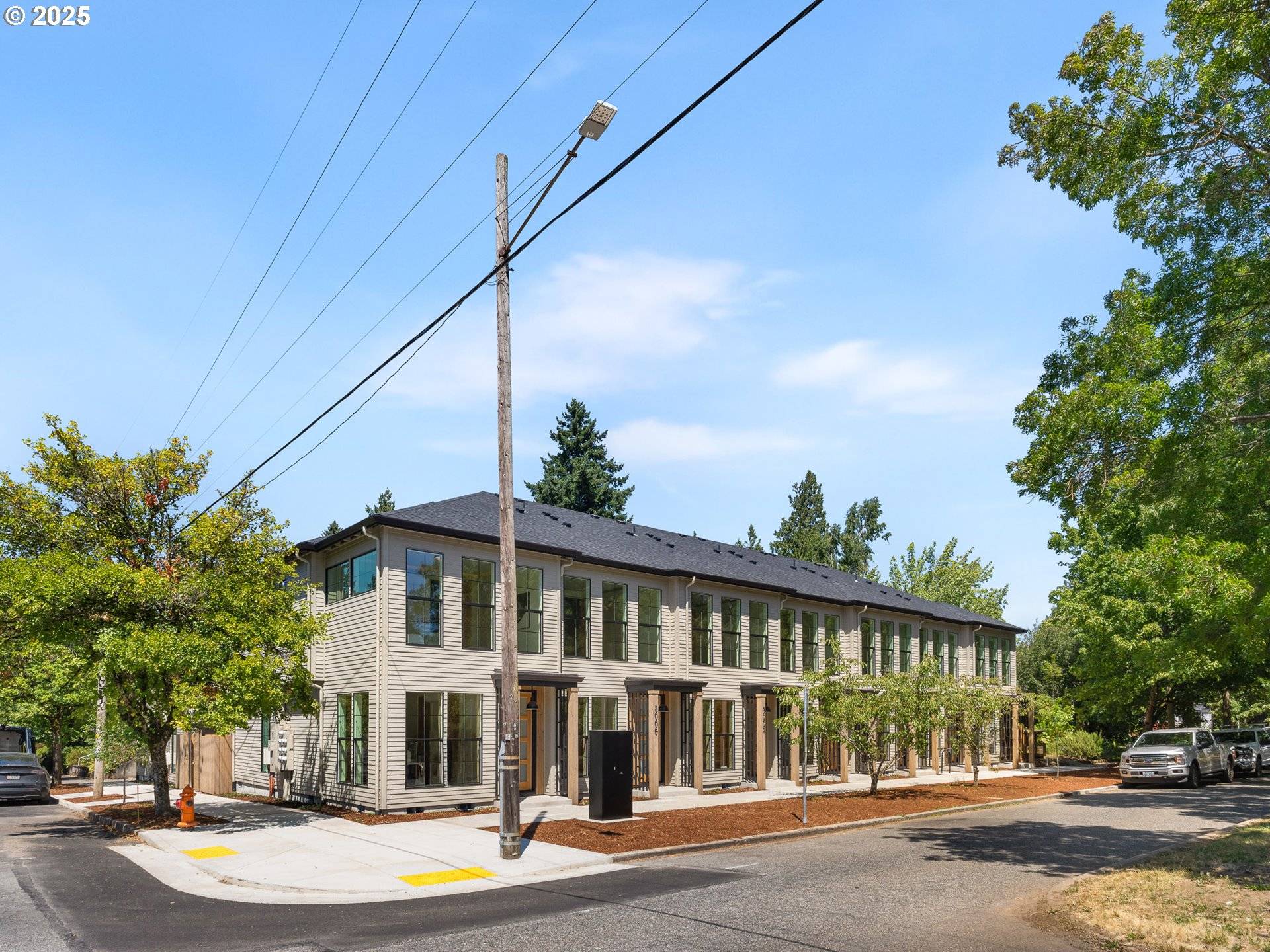 Portland, OR 97211,6009 NE 30th AVE #5