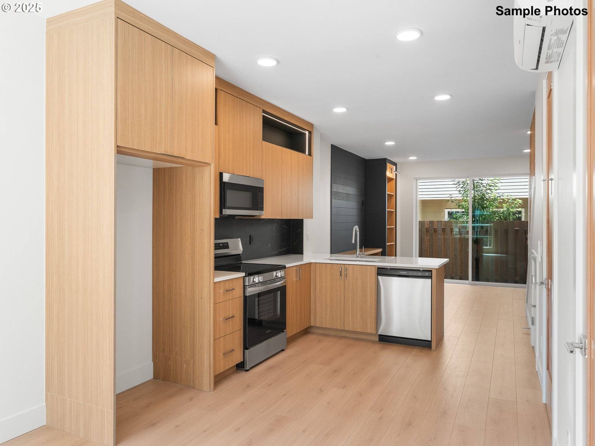 Portland, OR 97211,6009 NE 30th AVE #5