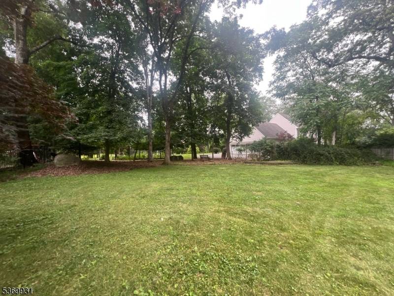 Oakland Boro, NJ 07417,37 Roth Ave