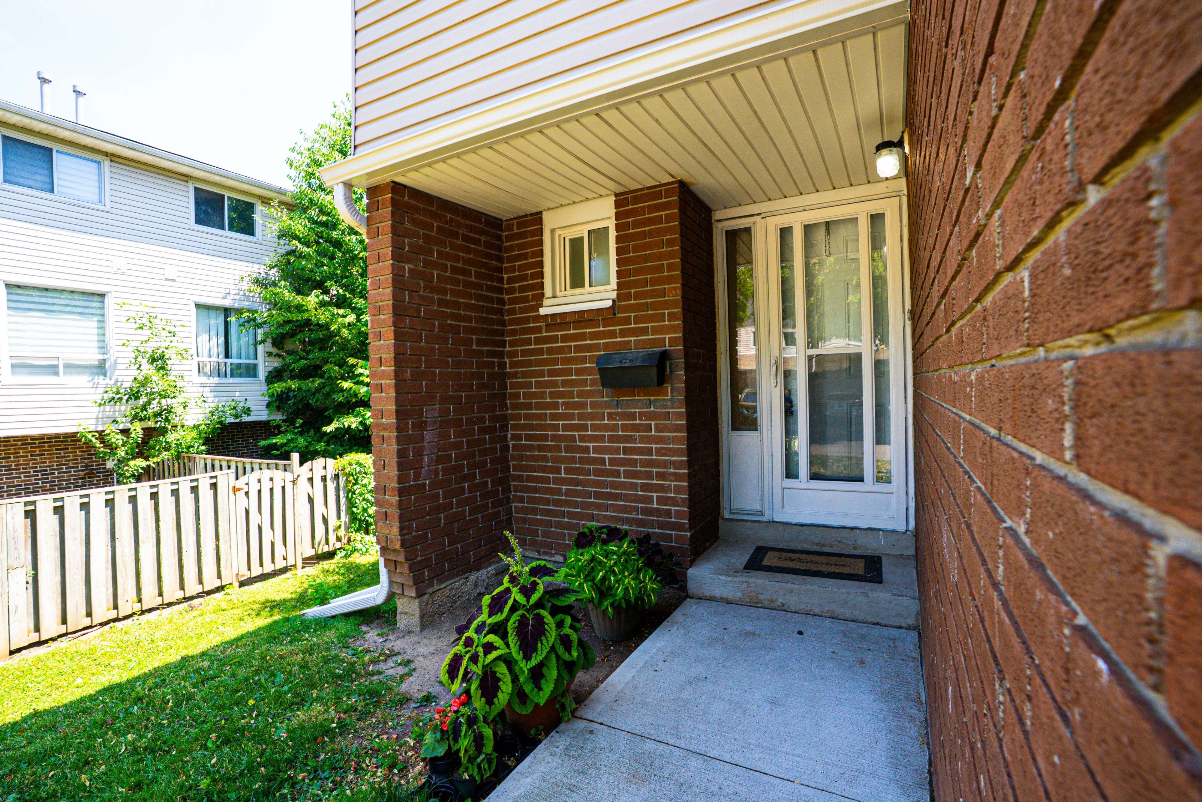 Brampton, ON L6T 3Z1,56 Franklin CT