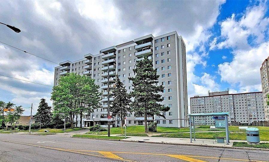 Toronto W04, ON M6B 3Y4,940 Caledonia RD #809