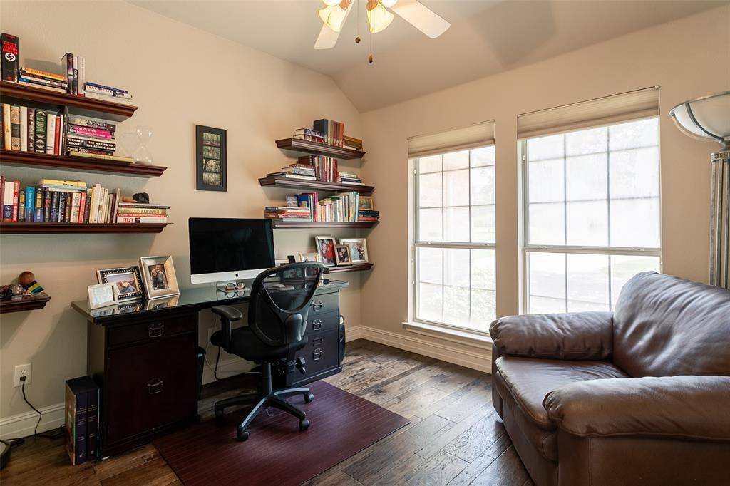 Kennedale, TX 76060,1015 Oak Hill Park