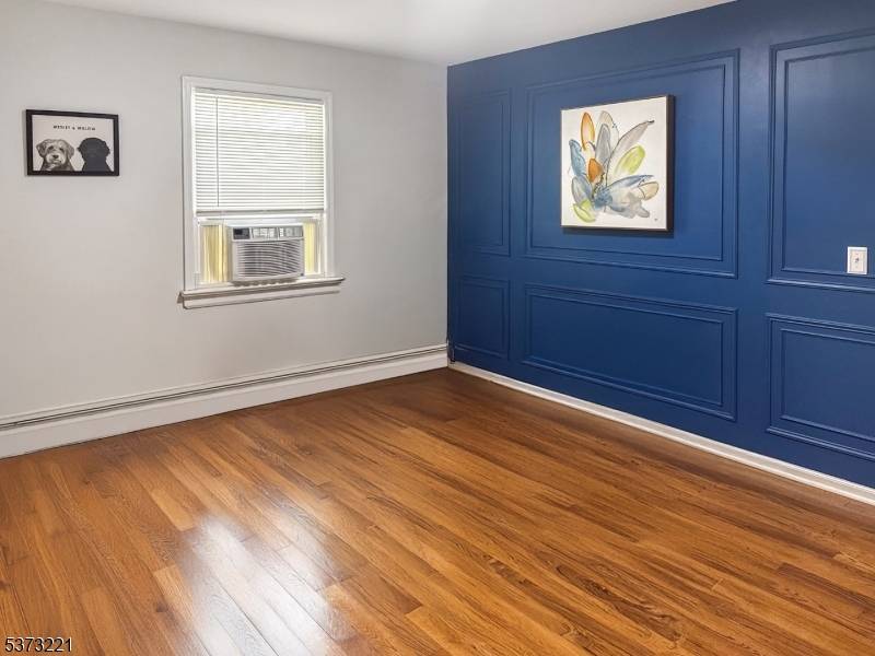 Roselle Boro, NJ 07203,471 Robins St