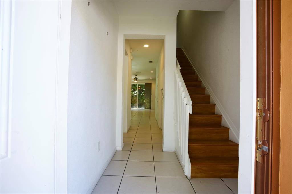 Miramar, FL 33025,8915 SW 18th St