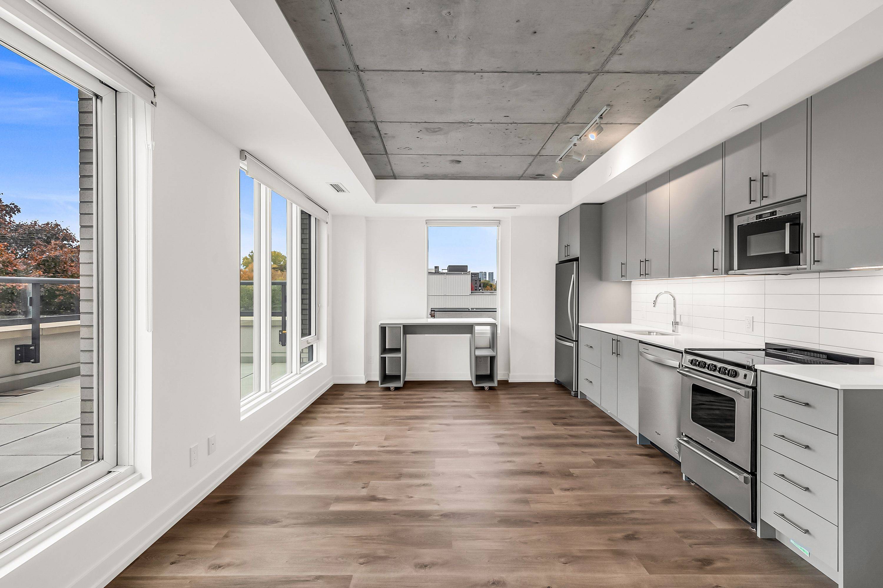 Toronto E01, ON M4M 2Y6,115 Larchmount AVE #402