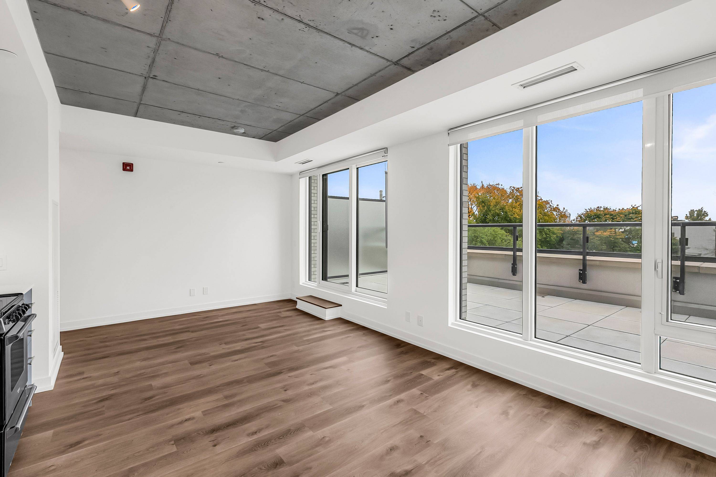 Toronto E01, ON M4M 2Y6,115 Larchmount AVE #402