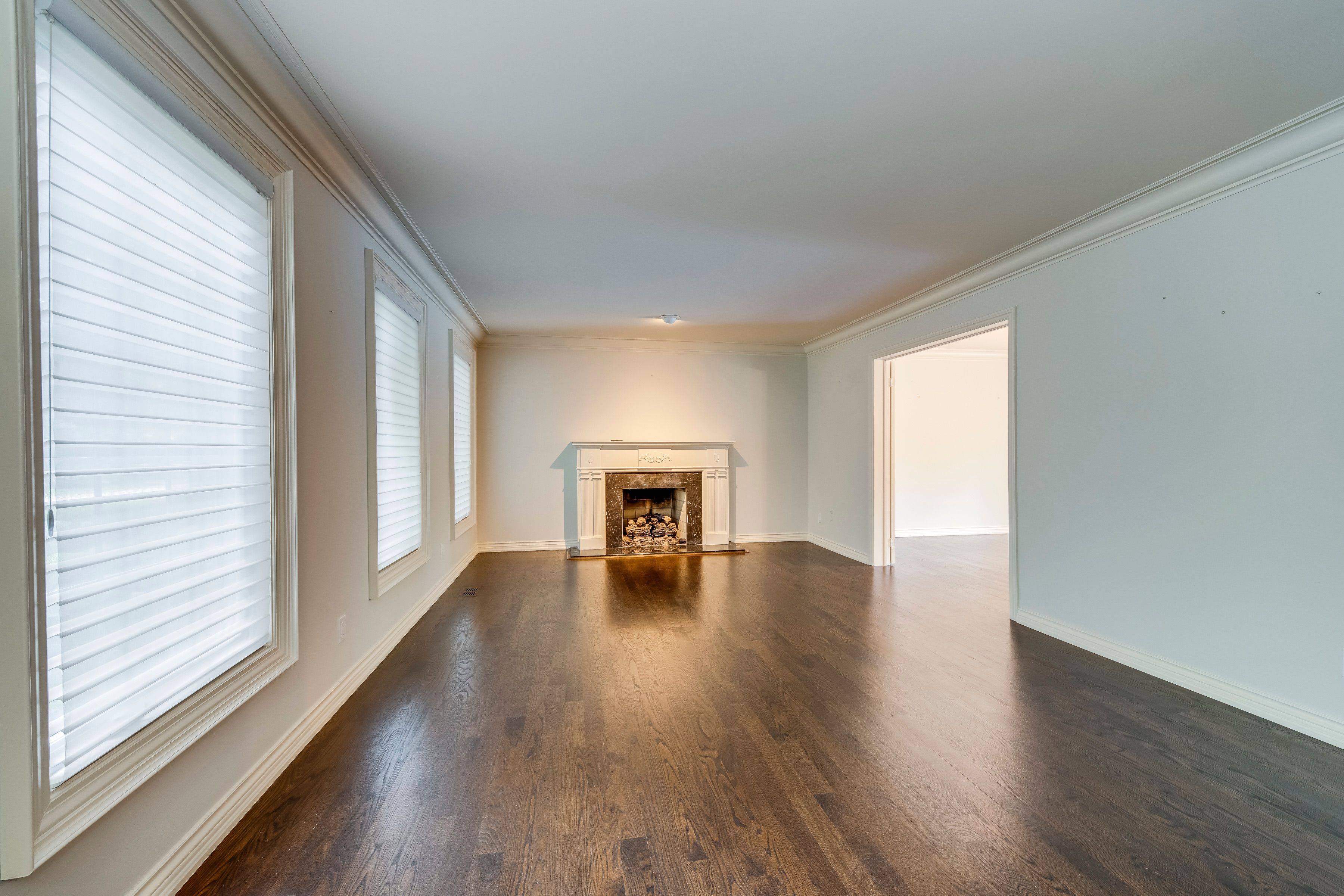 Oakville, ON L6J 1L5,1251 Lakeshore RD E