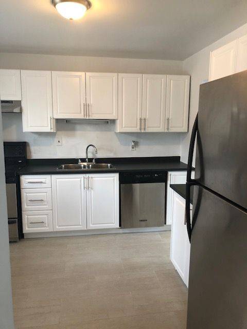 Brampton, ON L6V 3C9,93 Hansen RD N #48