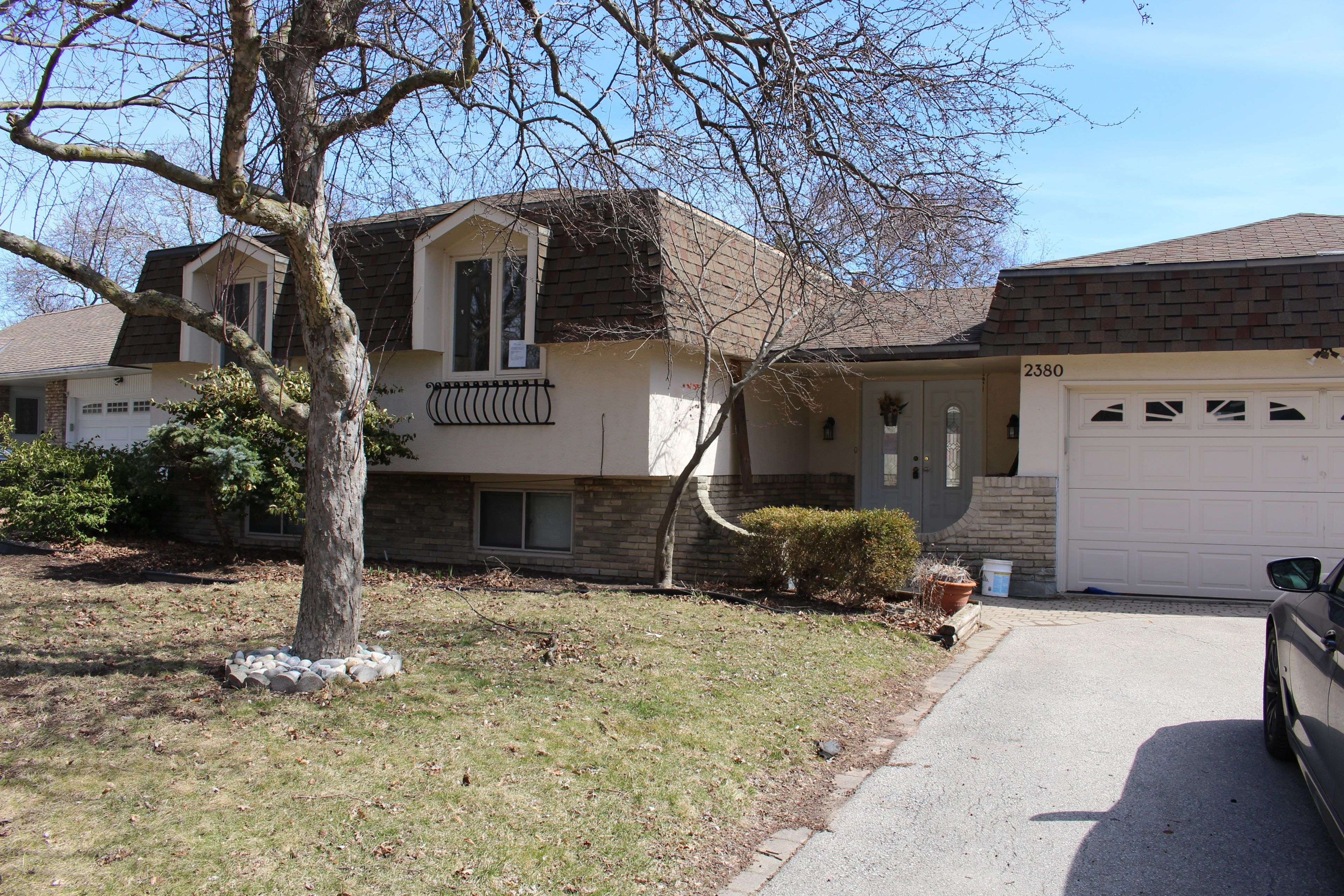 Oakville, ON L6L 2G6,2380 Bridge RD