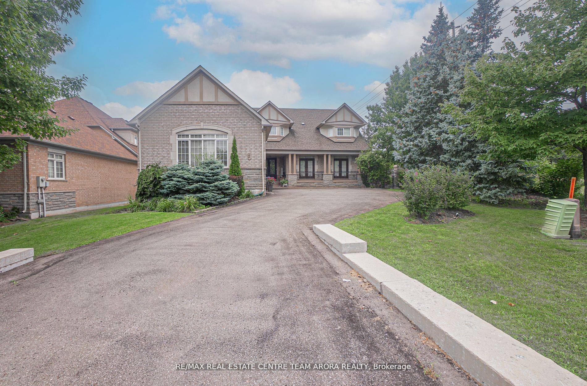 Brampton, ON L6Y 5G9,2 Links LN #Bsmt