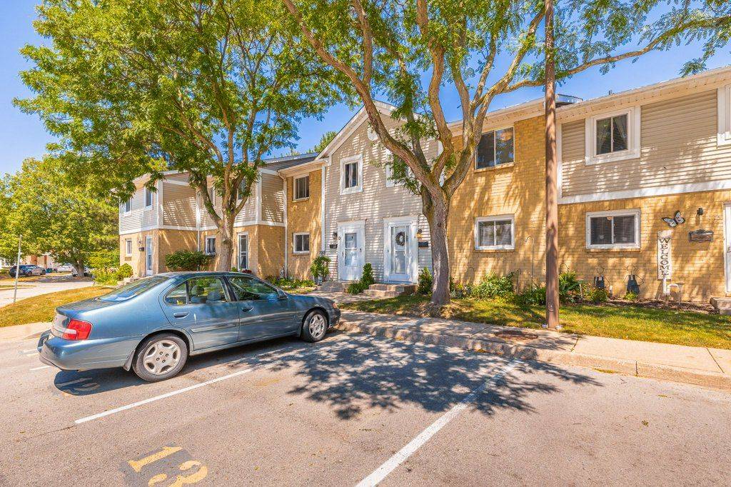 St. Catharines, ON L2N 6Z3,38 Elma ST #14