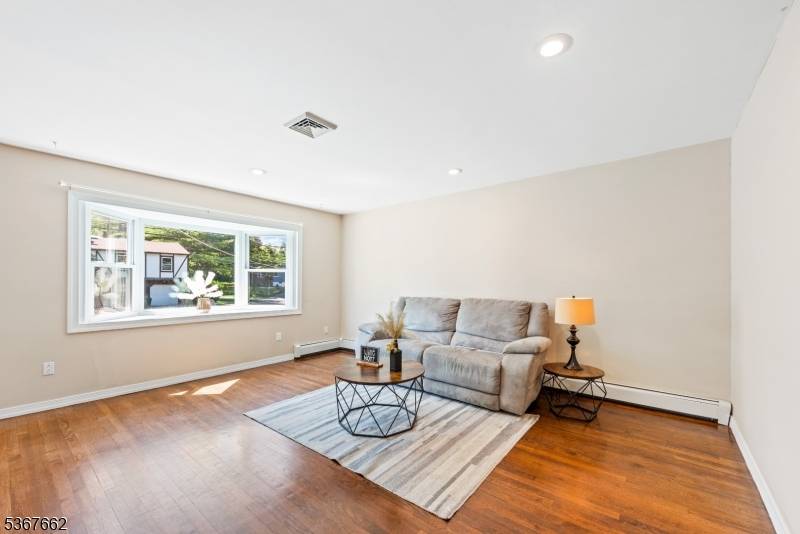 Byram Twp., NJ 07874,30 Acorn St