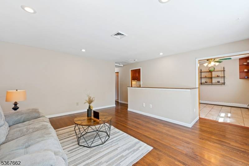 Byram Twp., NJ 07874,30 Acorn St