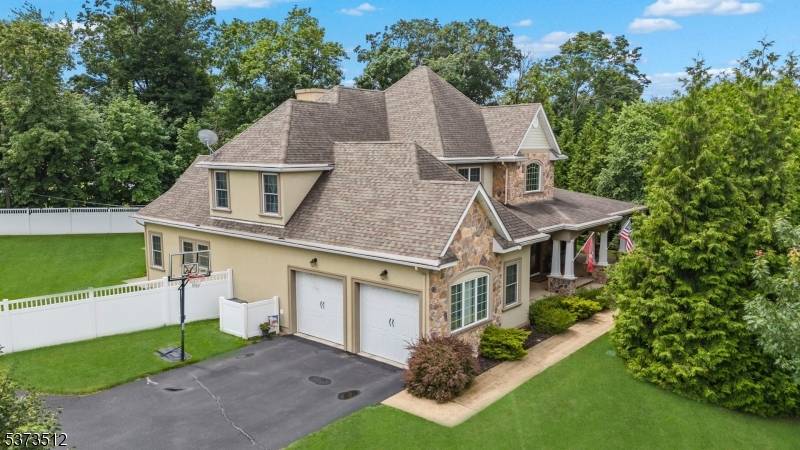 Hanover Twp., NJ 07981,8 Eden Ln