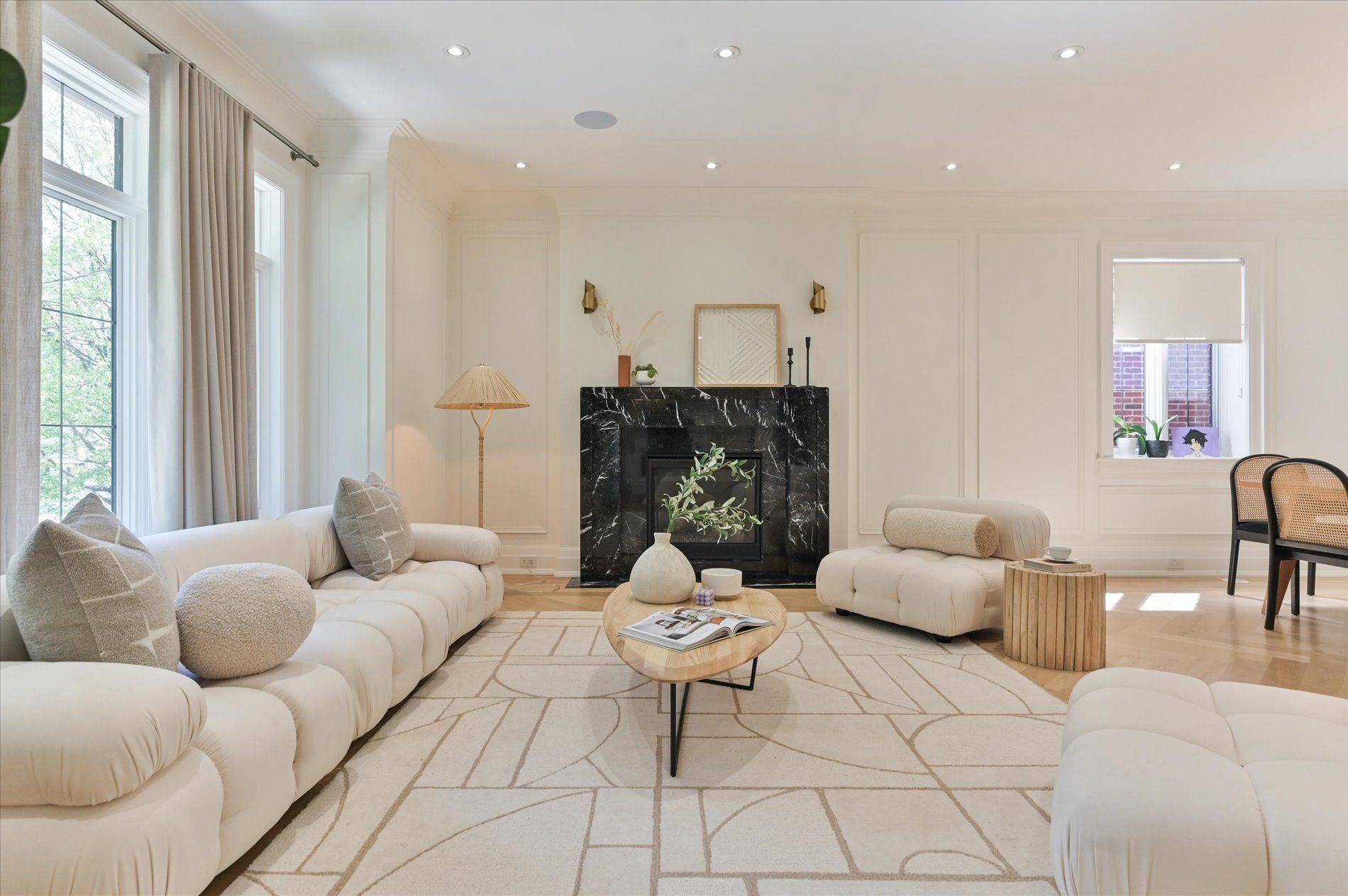 27 Evergreen GDNS, Toronto C11, ON M4G 1C4