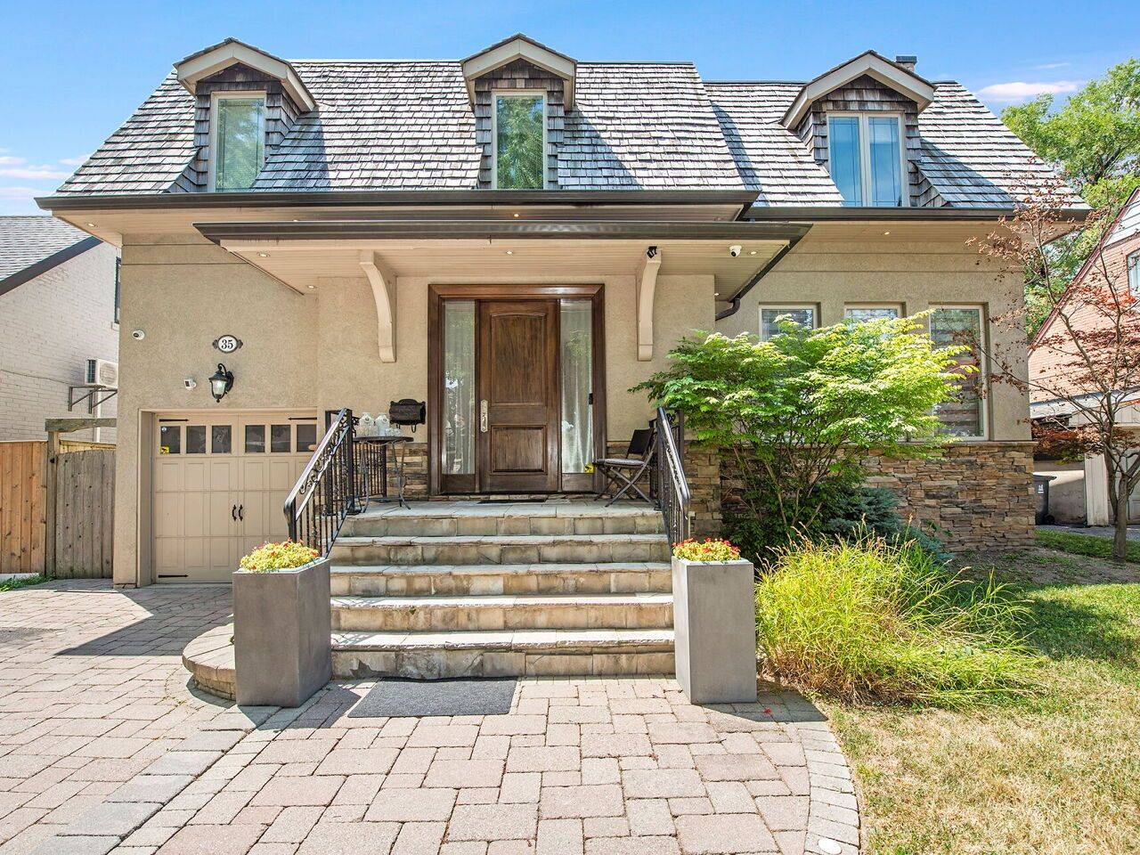 Toronto W05, ON M9M 1C2,35 Yorkdale CRES