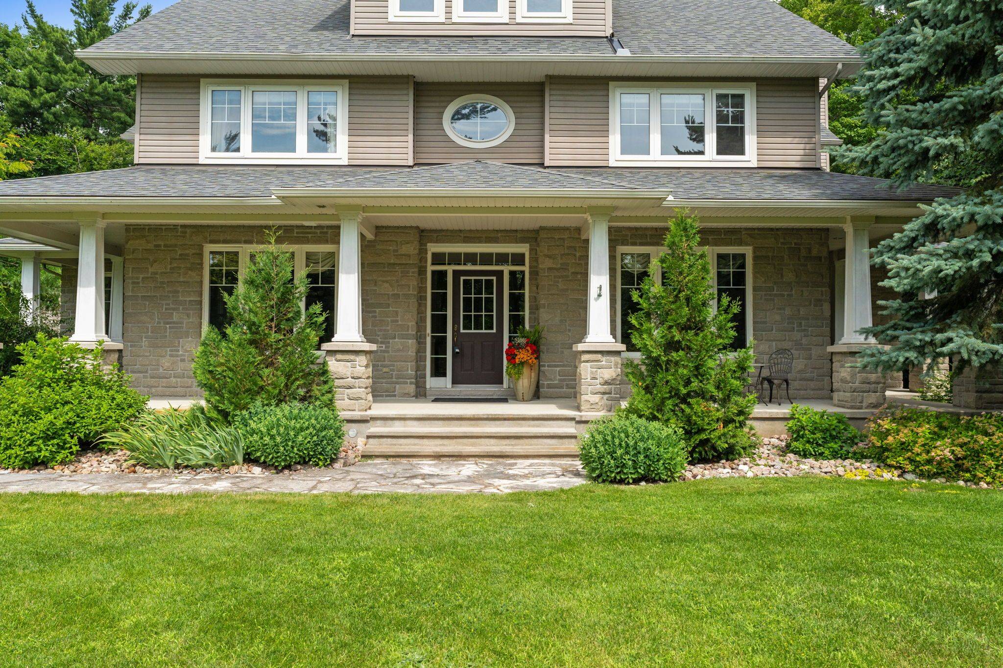 Kanata, ON K2W 1C7,38 Roycroft WAY