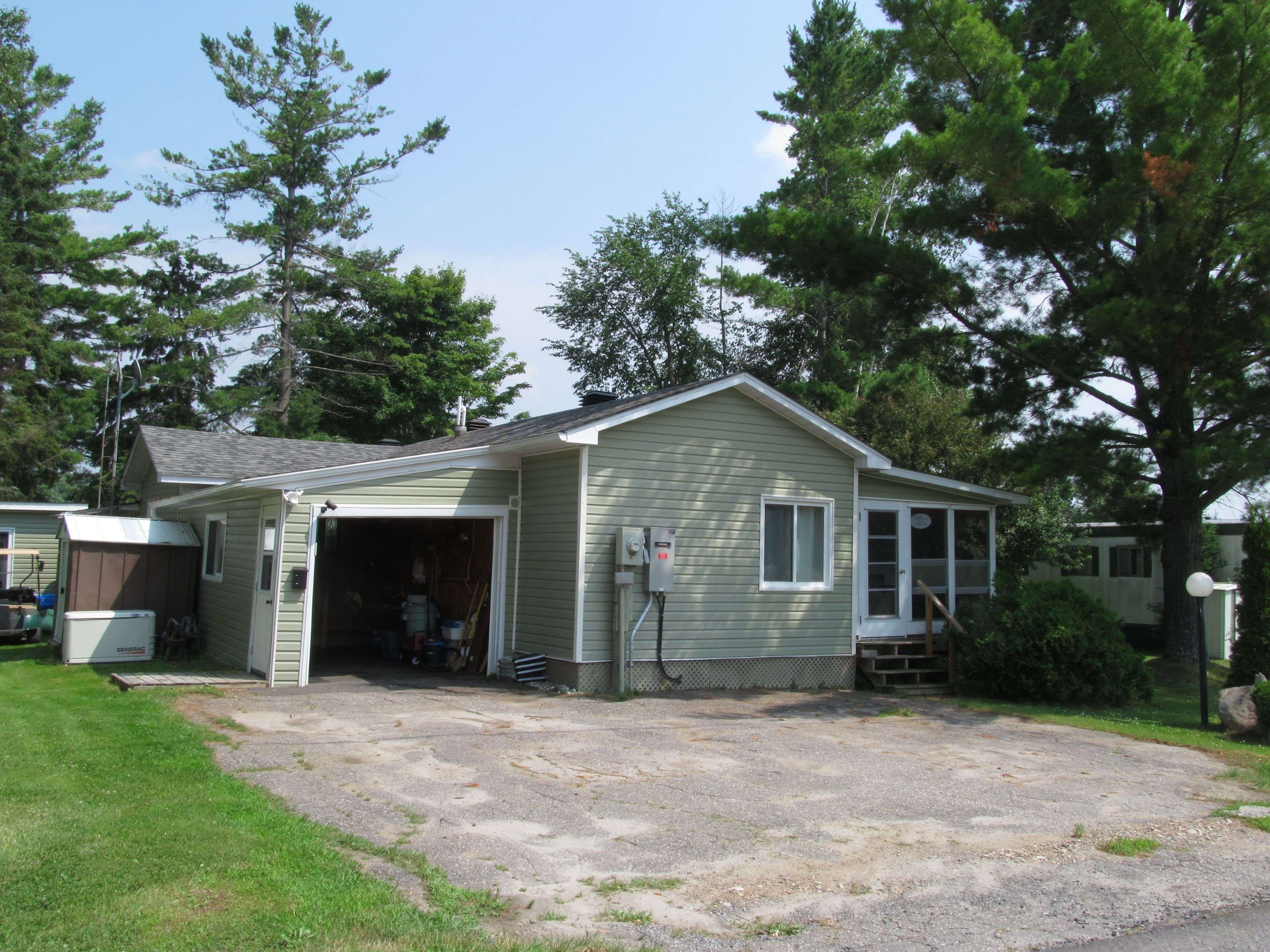 Mcnab/braeside, ON K0A 3L0,31 Lakefront LN