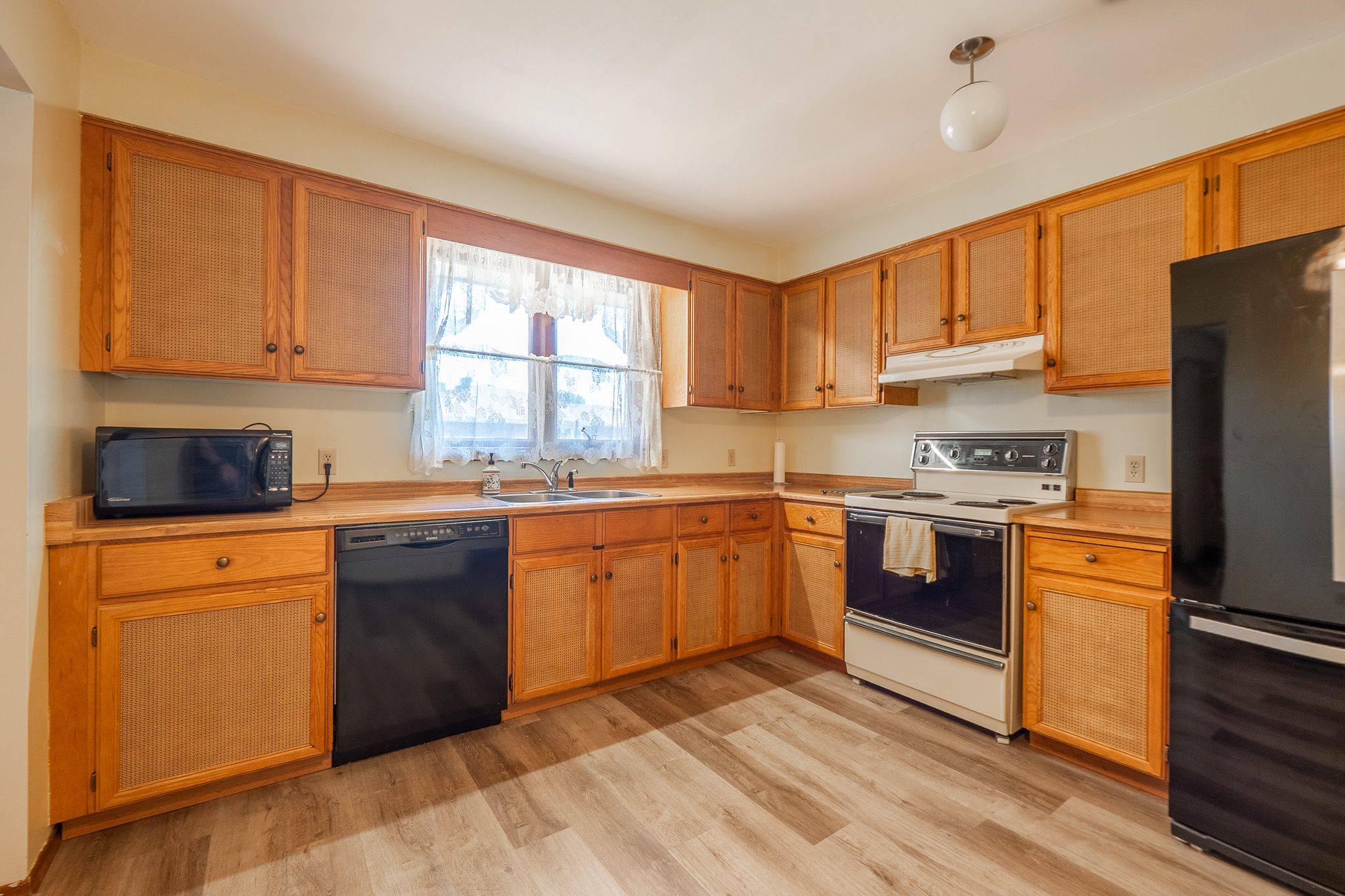 North Bay, ON P1B 8Z7,72 Eglee AVE
