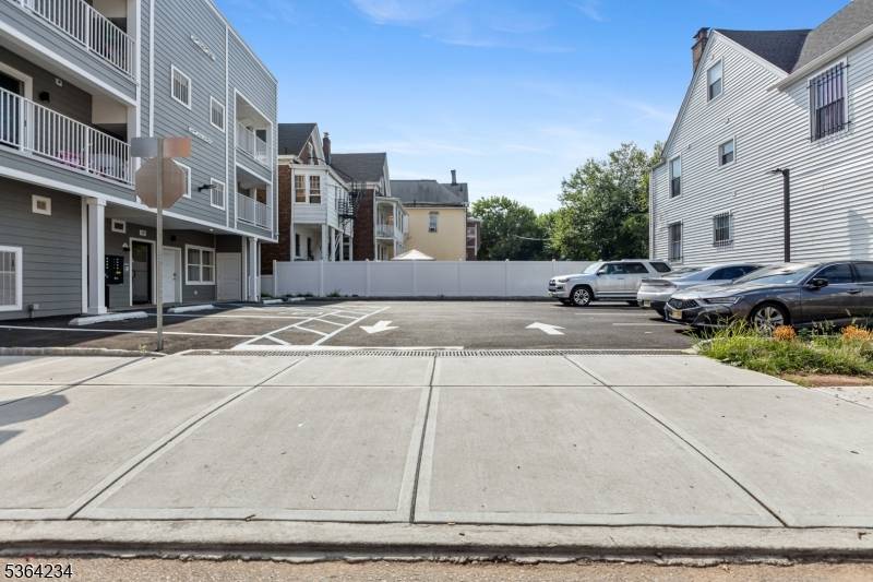 Elizabeth City, NJ 07201,862 E Jersey St #3