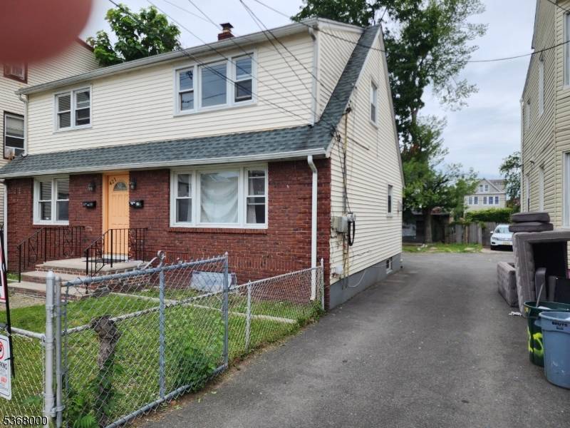 Paterson City, NJ 07514,421-423 E 27Th St