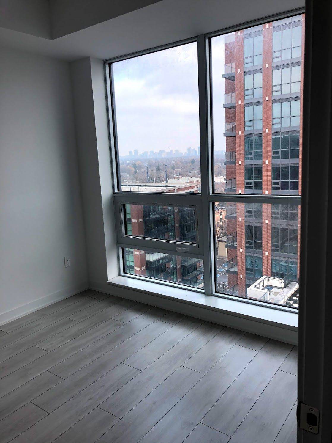 Toronto C06, ON M3H 0C8,31 Tippett RD #1120
