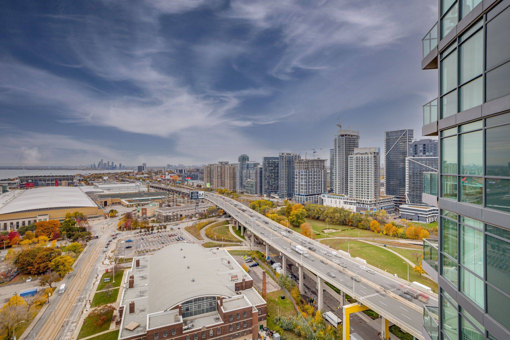 Toronto C01, ON M5V 1B2,231 Fort York BLVD #2603