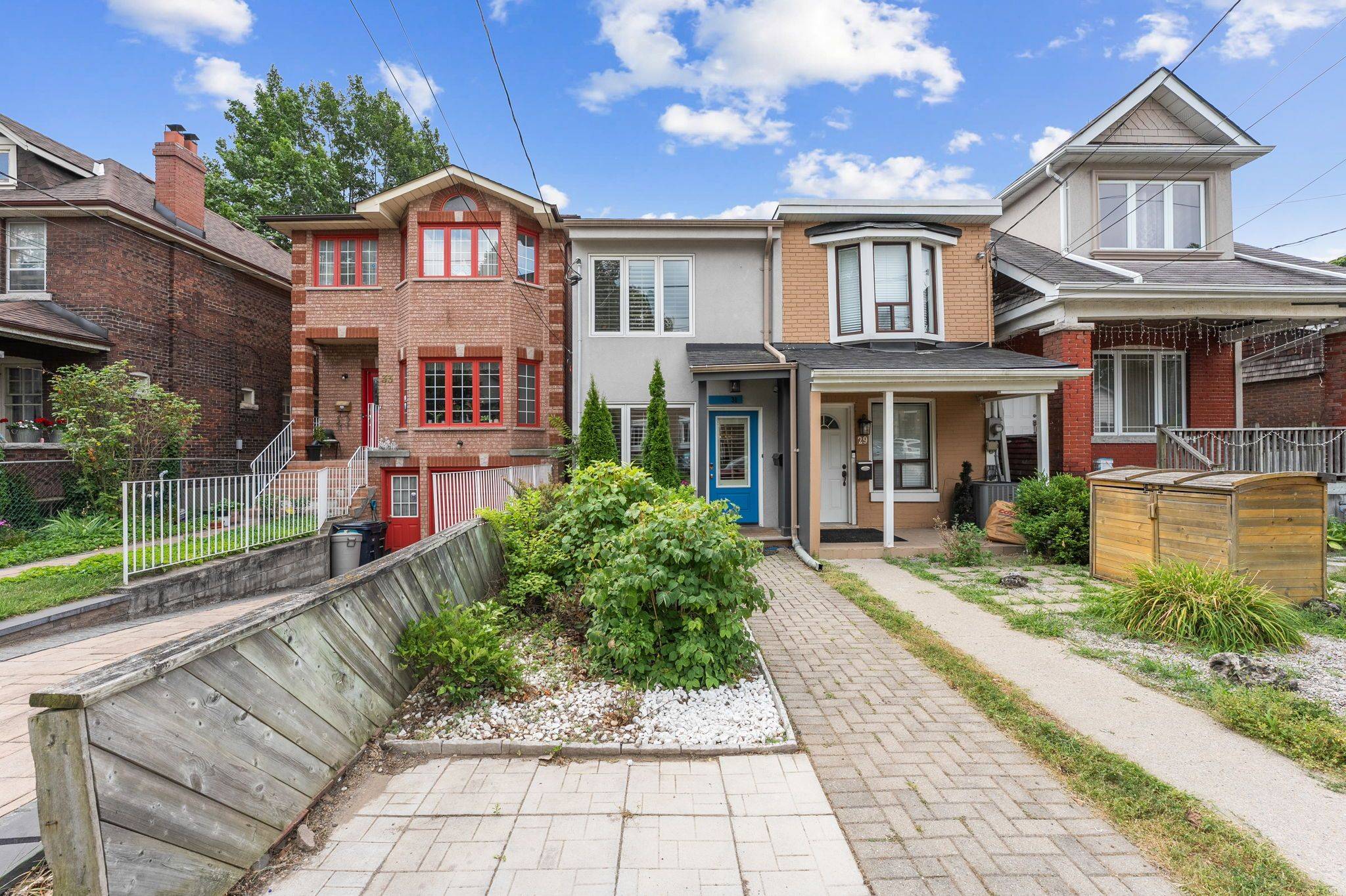 Toronto E03, ON M4C 2M1,31 Dunkirk RD