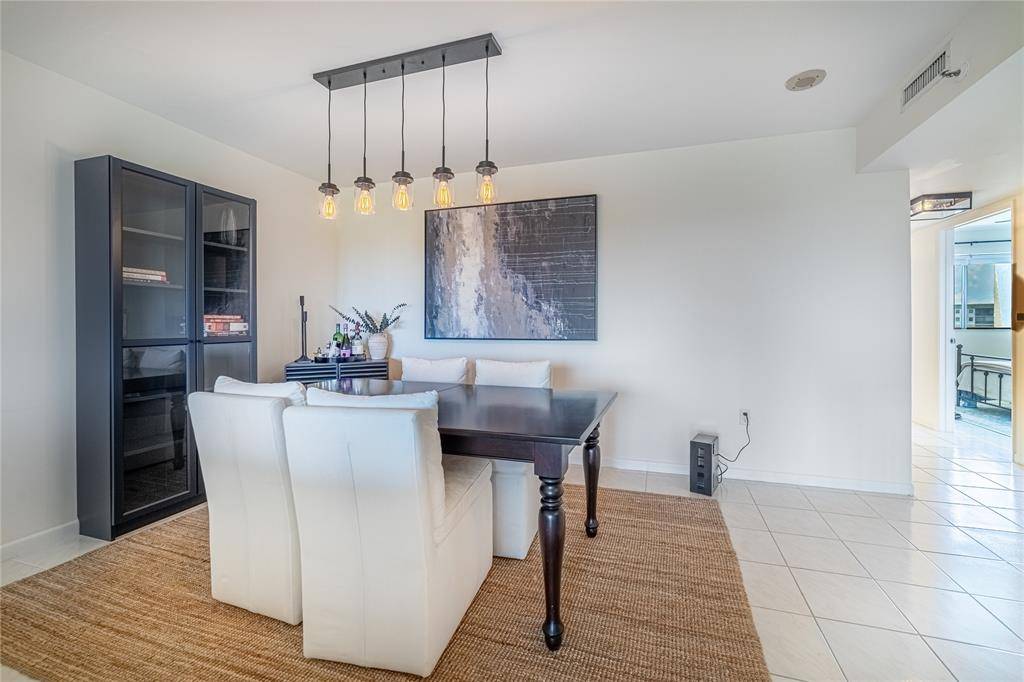 Pompano Beach, FL 33069,2334 S Cypress Bend Dr #810
