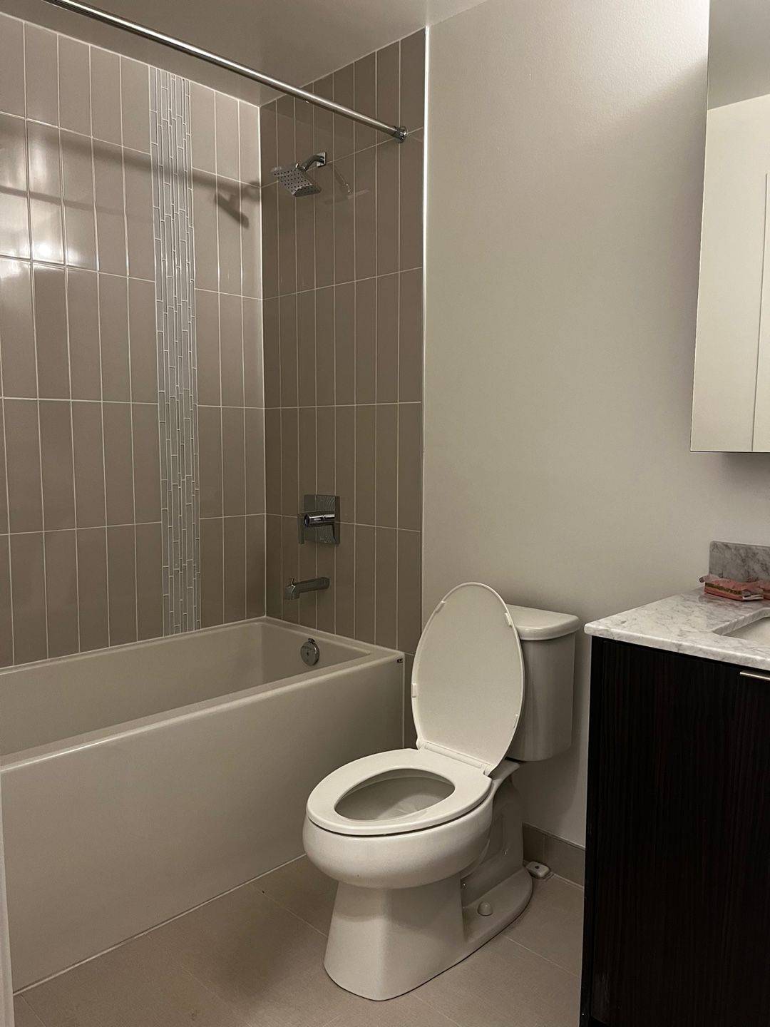Vaughan, ON L6A 5B9,100 Eagle Rock WAY #809