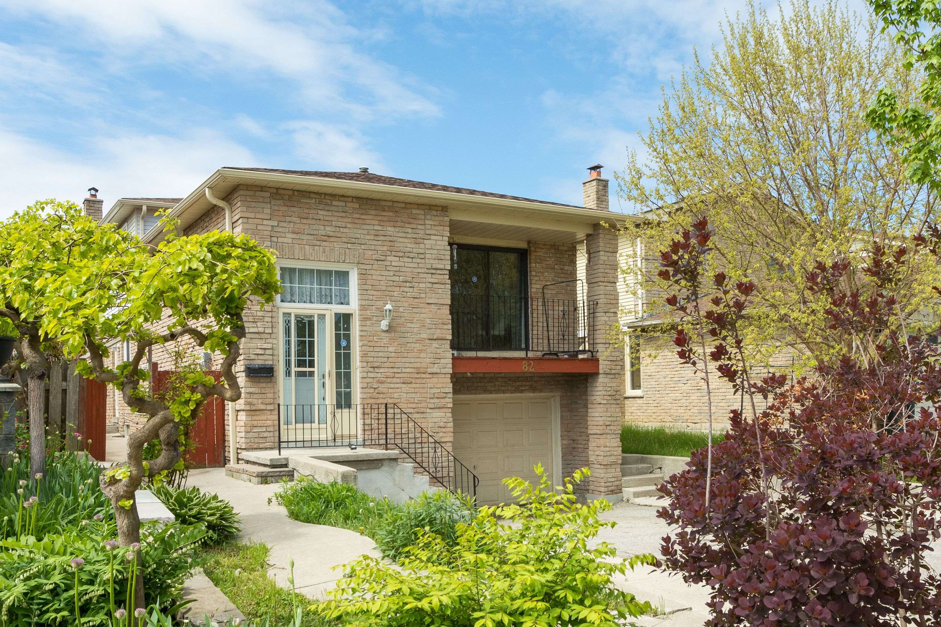 Brampton, ON L6Y 2L2,82 Dafoe CRES