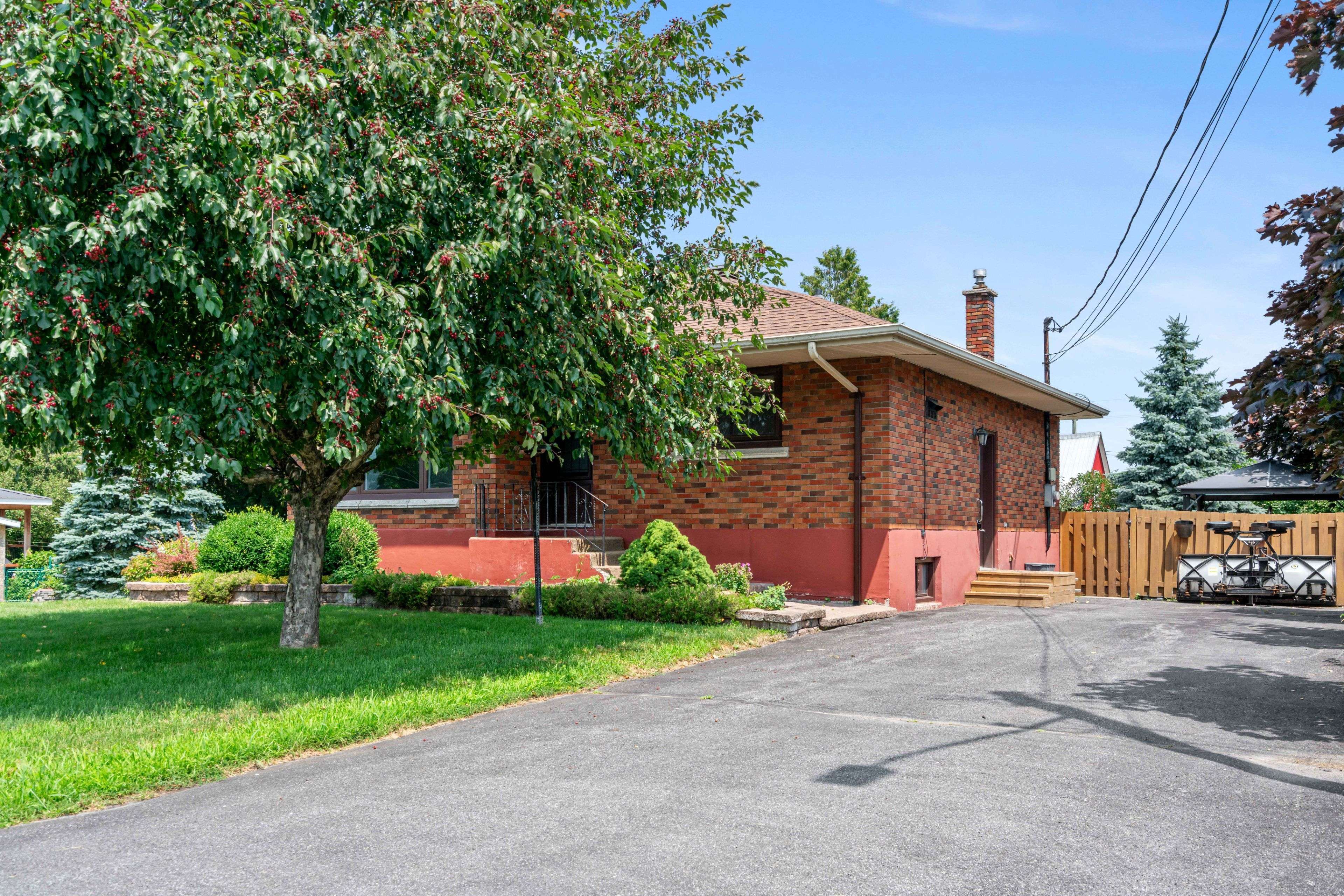 North Glengarry, ON K0C 1A0,205 Dominion ST N
