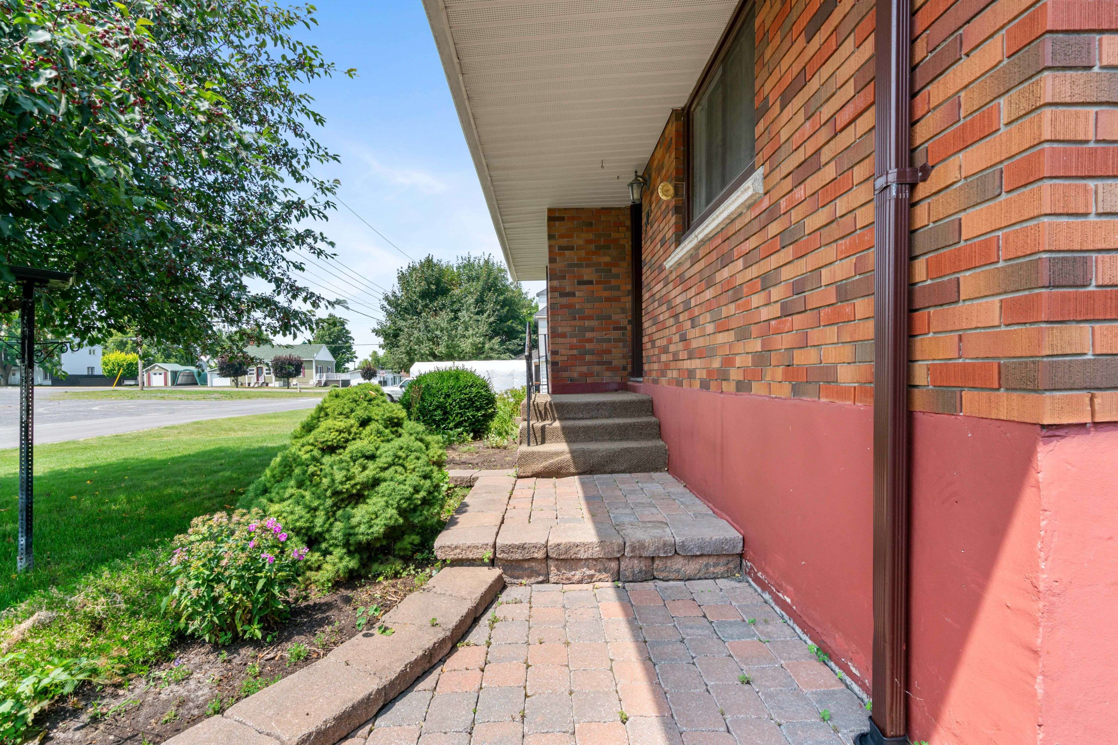 North Glengarry, ON K0C 1A0,205 Dominion ST N