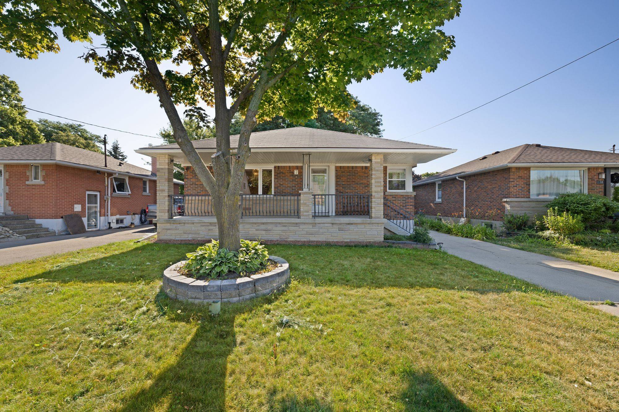 Hamilton, ON L8T 3N2,7 Greenwood ST