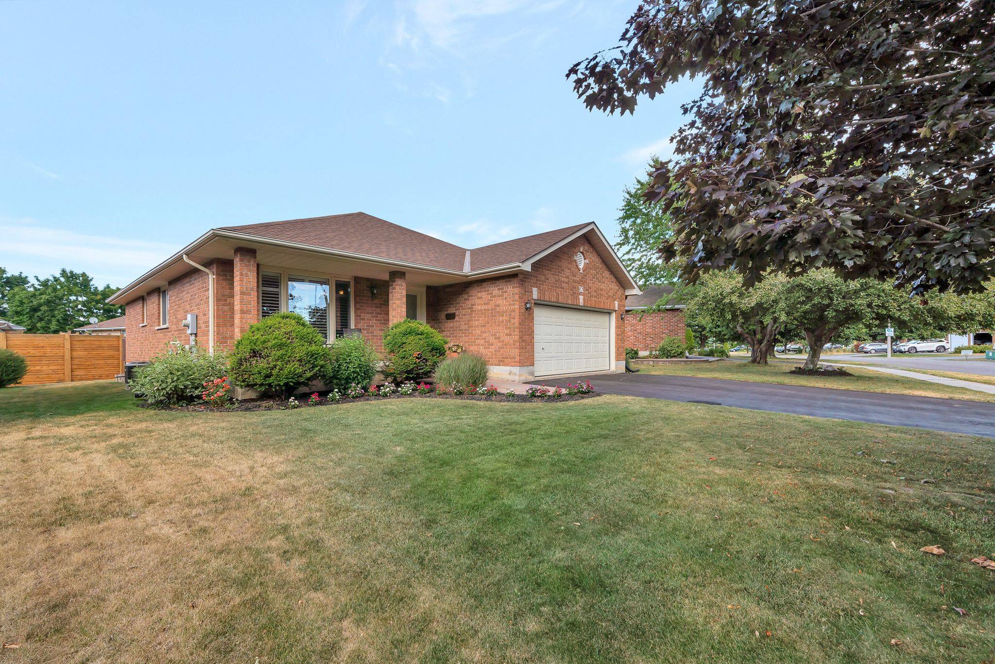 Belleville, ON K8N 5W1,36 Oak Ridge BLVD