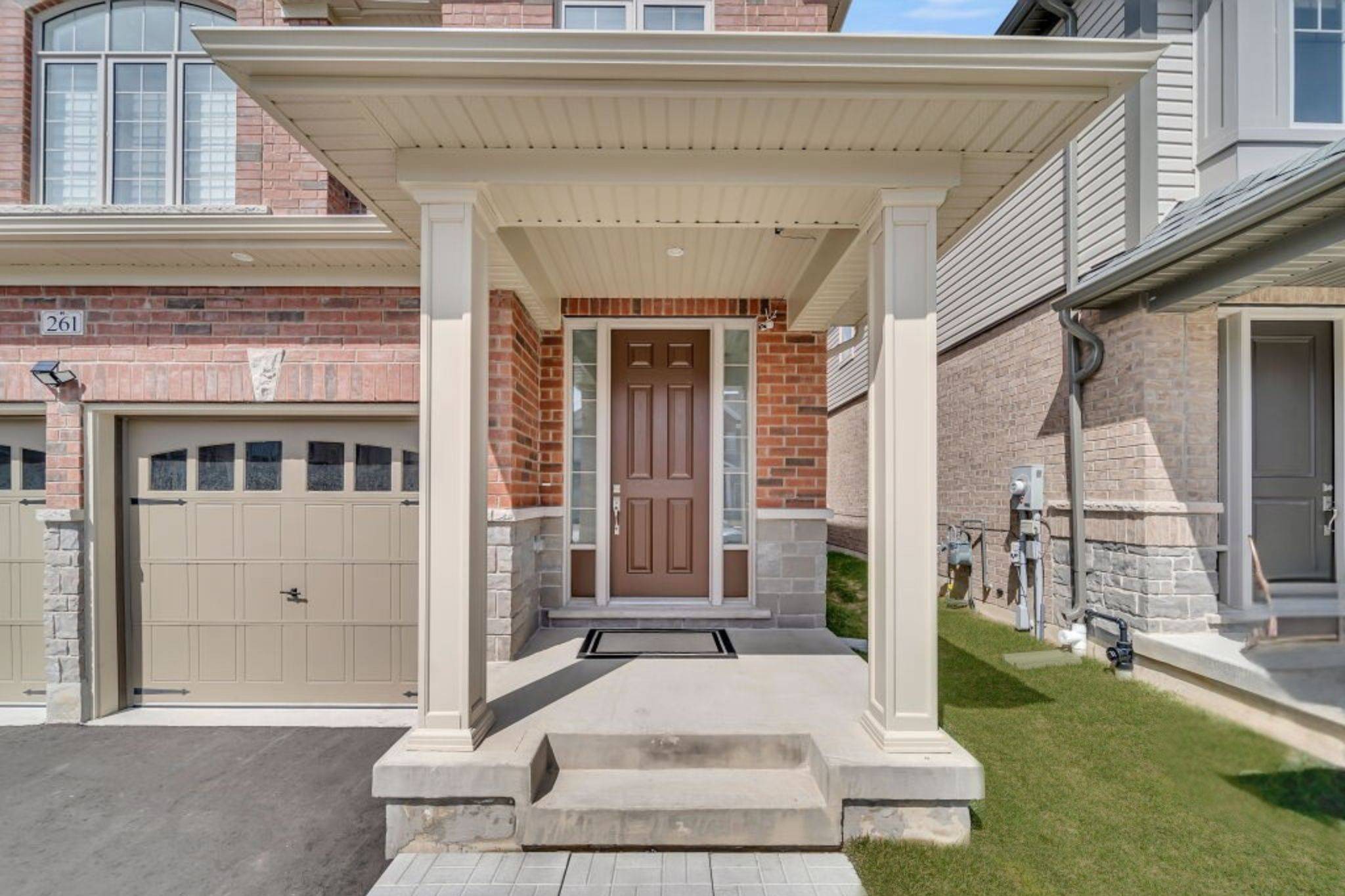 Kitchener, ON N2R 0S6,261 Broadacre DR