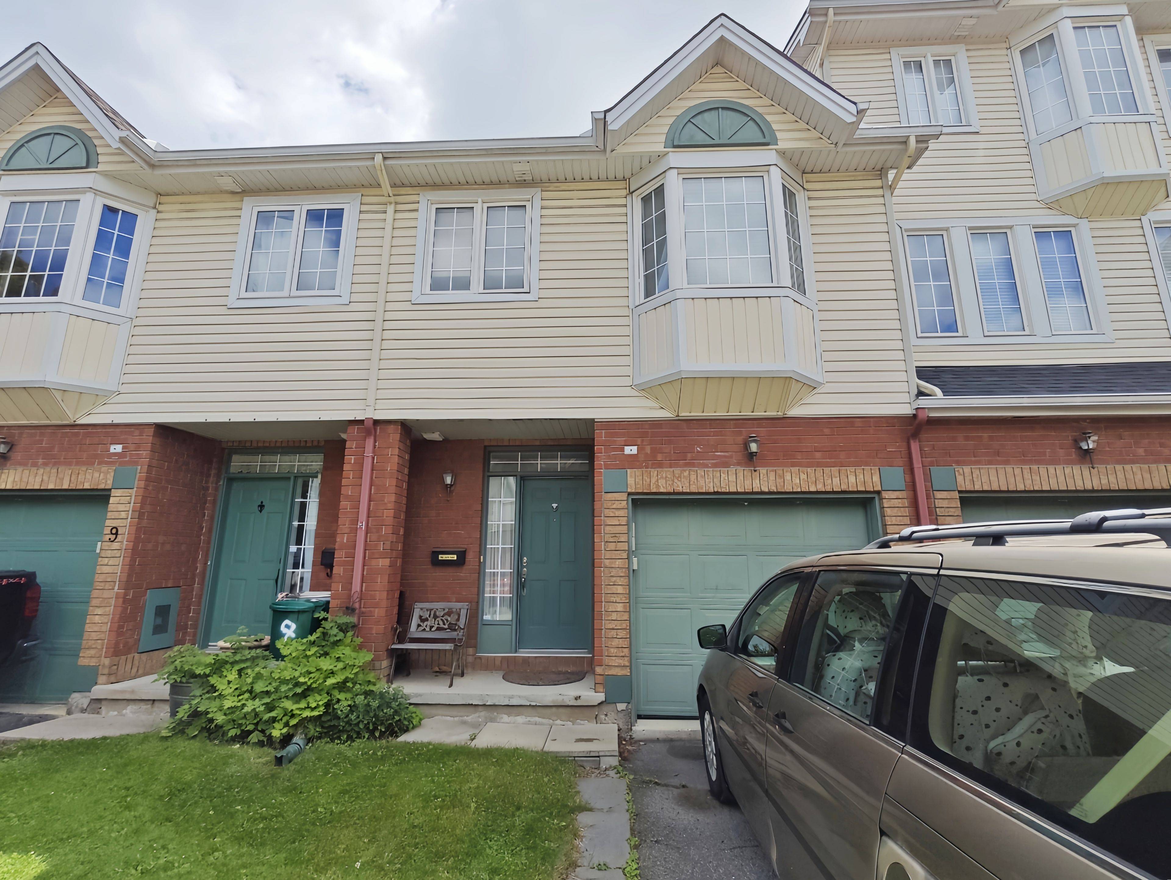 Alta Vista And Area, ON K1G 6P3,221 Station BLVD #Unit 7