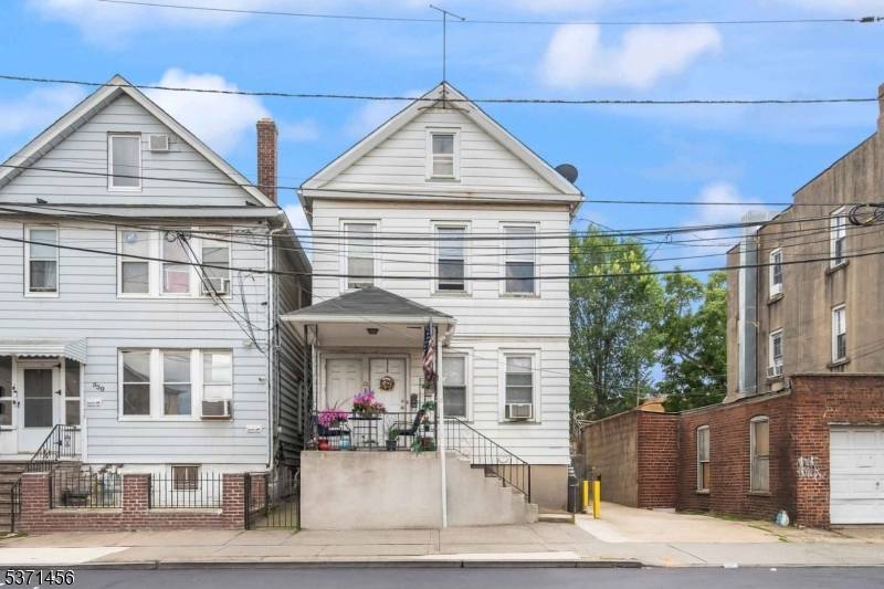 Elizabeth City, NJ 07202,332-334 South St