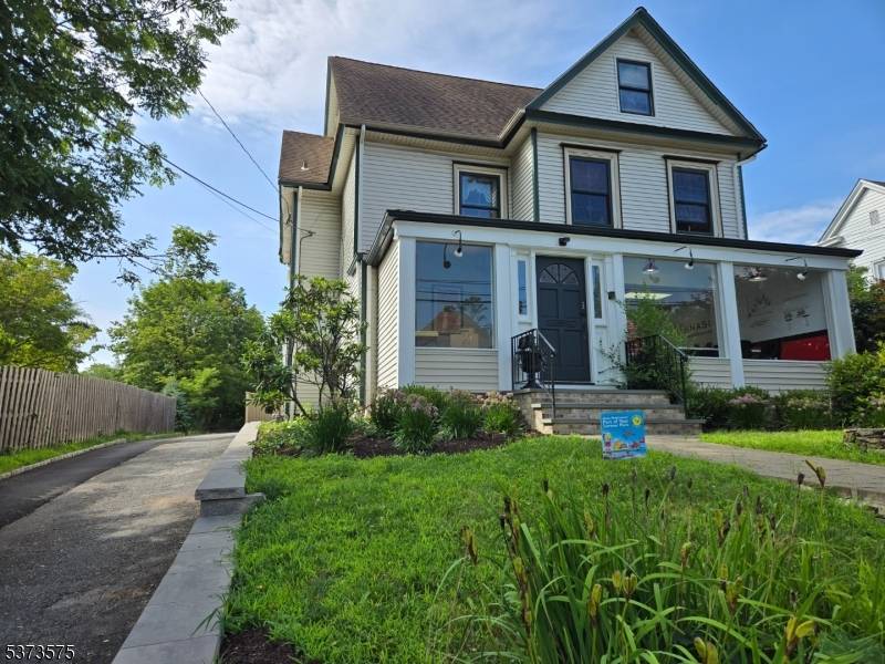 Mendham Boro, NJ 07945,15 E. Main Street