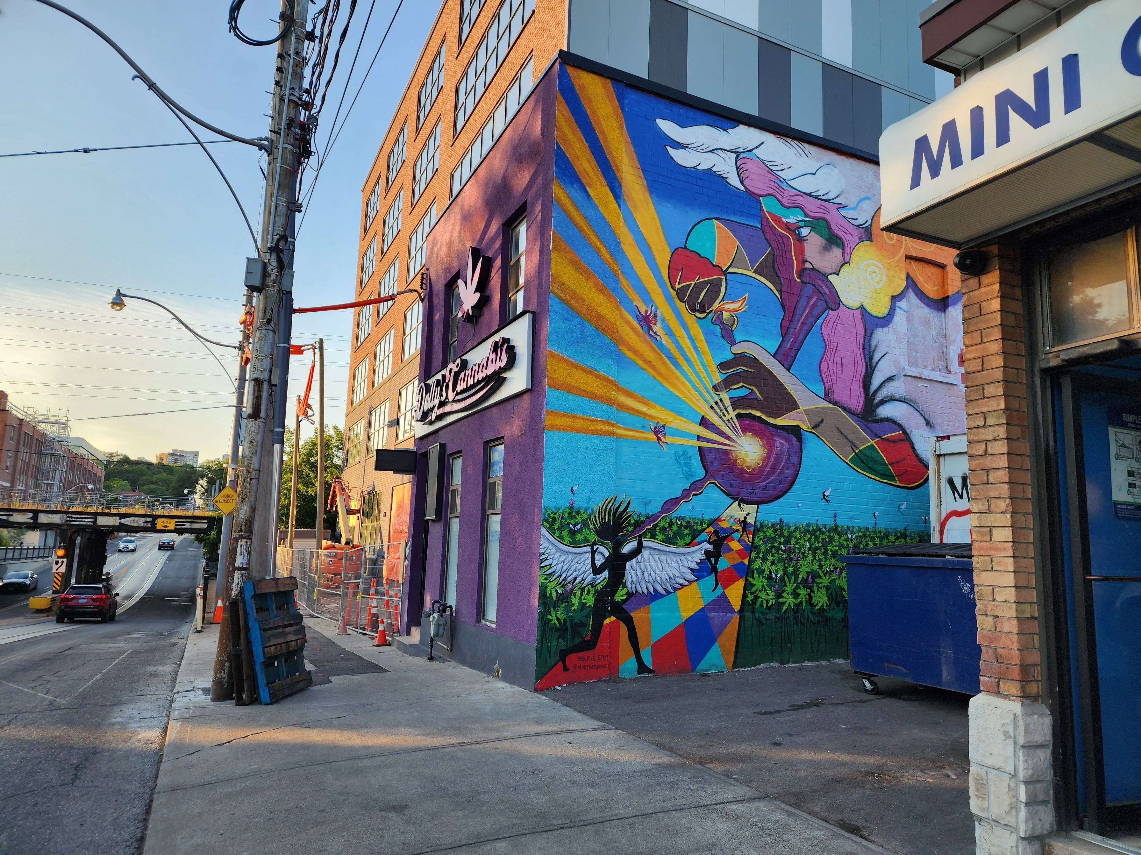 Toronto C02, ON M5R 3H1,1105 Bathurst ST