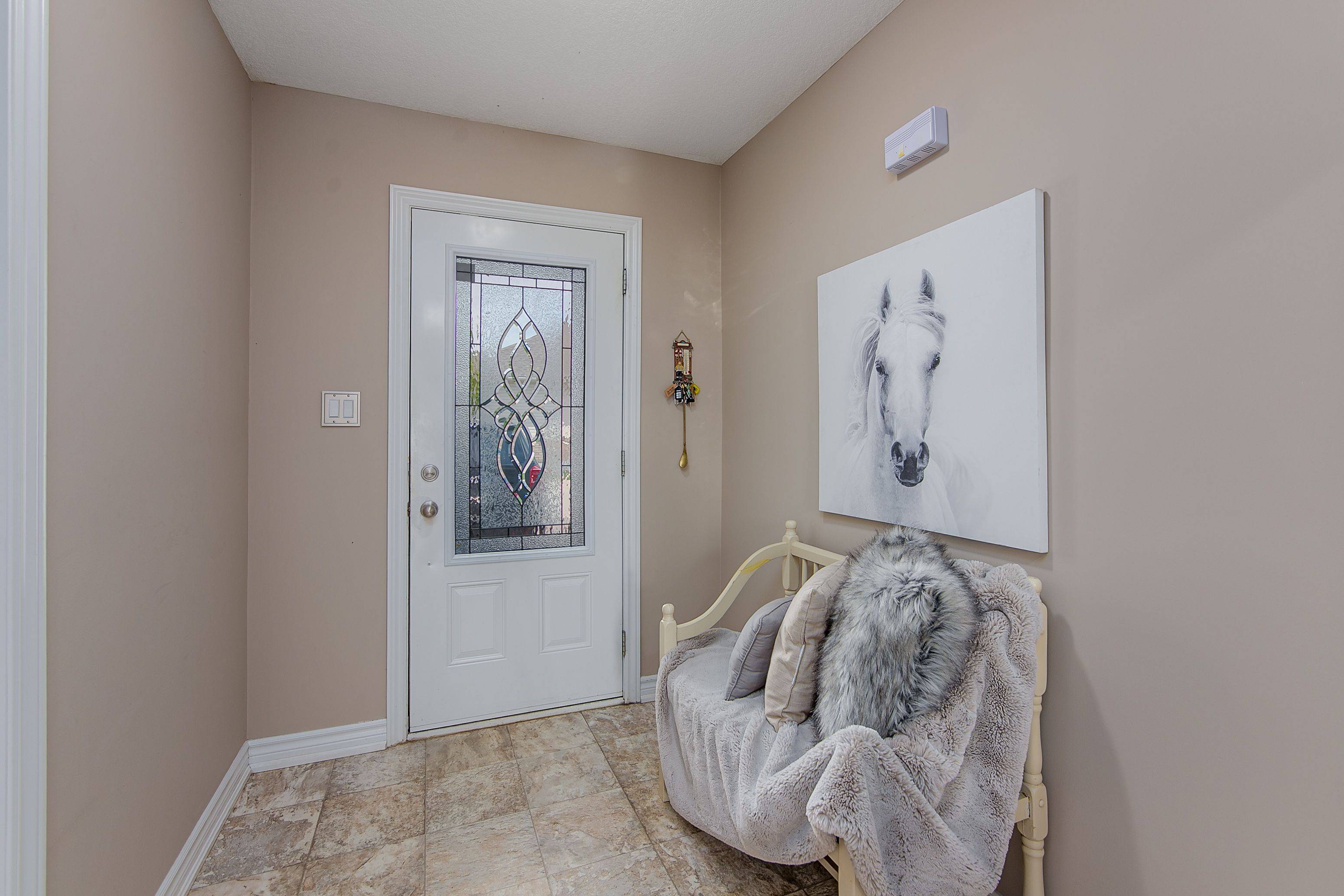 Orillia, ON L3V 0G3,58 Lucy LN