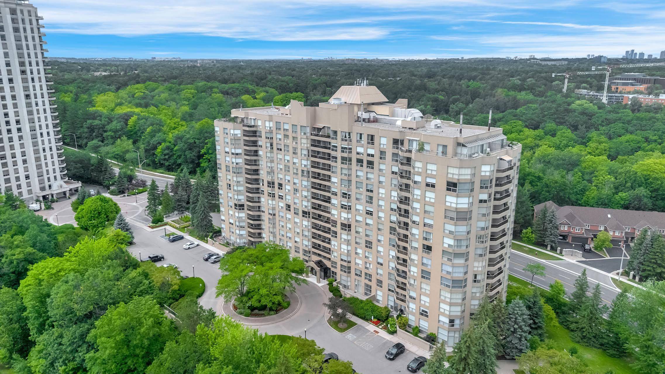 Mississauga, ON L5L 5S4,1800 The College WAY #704